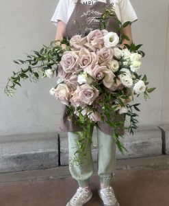 bouquet di rose cipria e bianche
